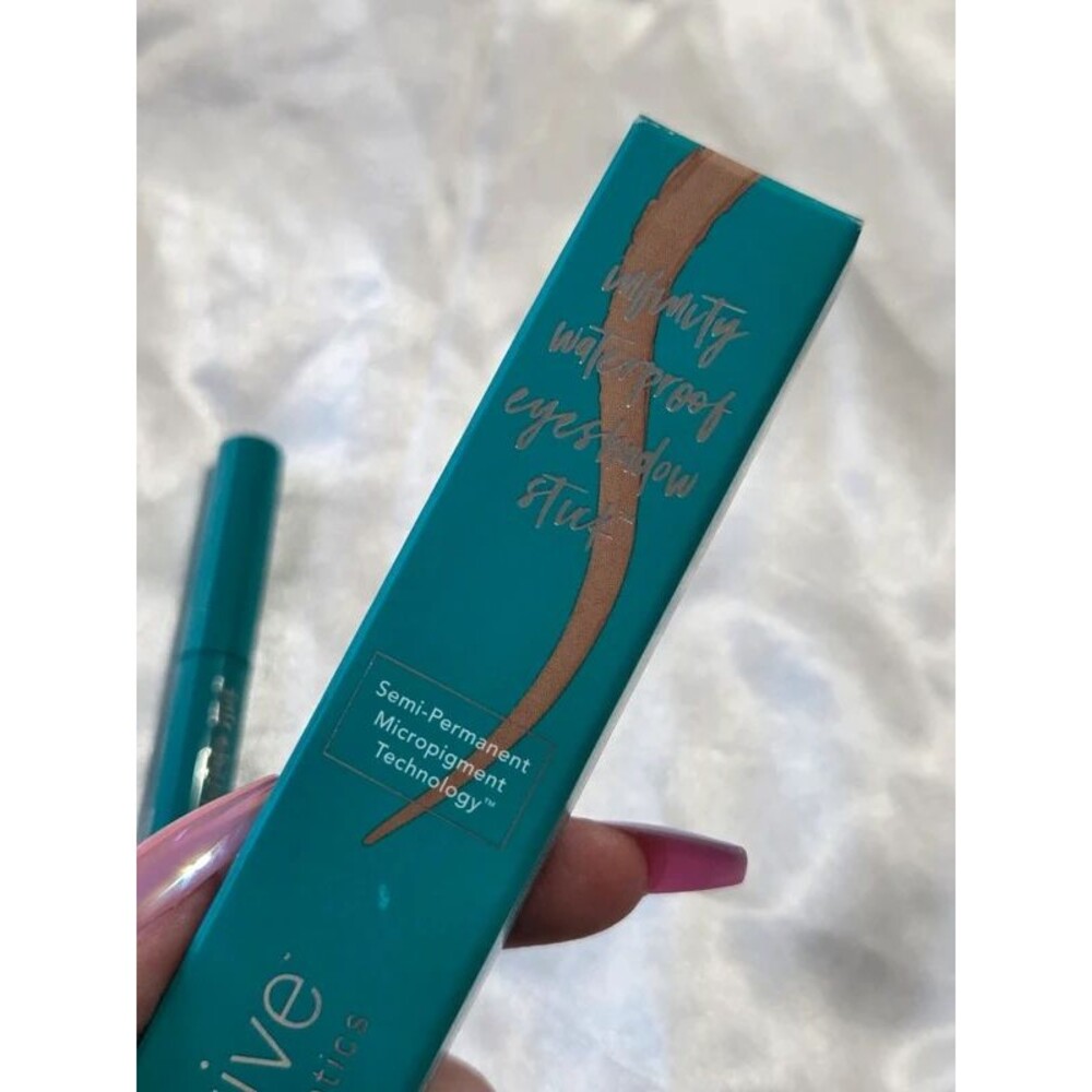 Thrive Infinity Waterproof Eyeshadow Stick - Shaney Jo(caramel matte) - Picture 4 of 14